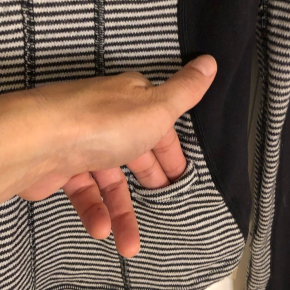 Lululemon Run U-Turn Pullover Reflective Classic Stripe Long Sleeves Top - Picture 14 of 15